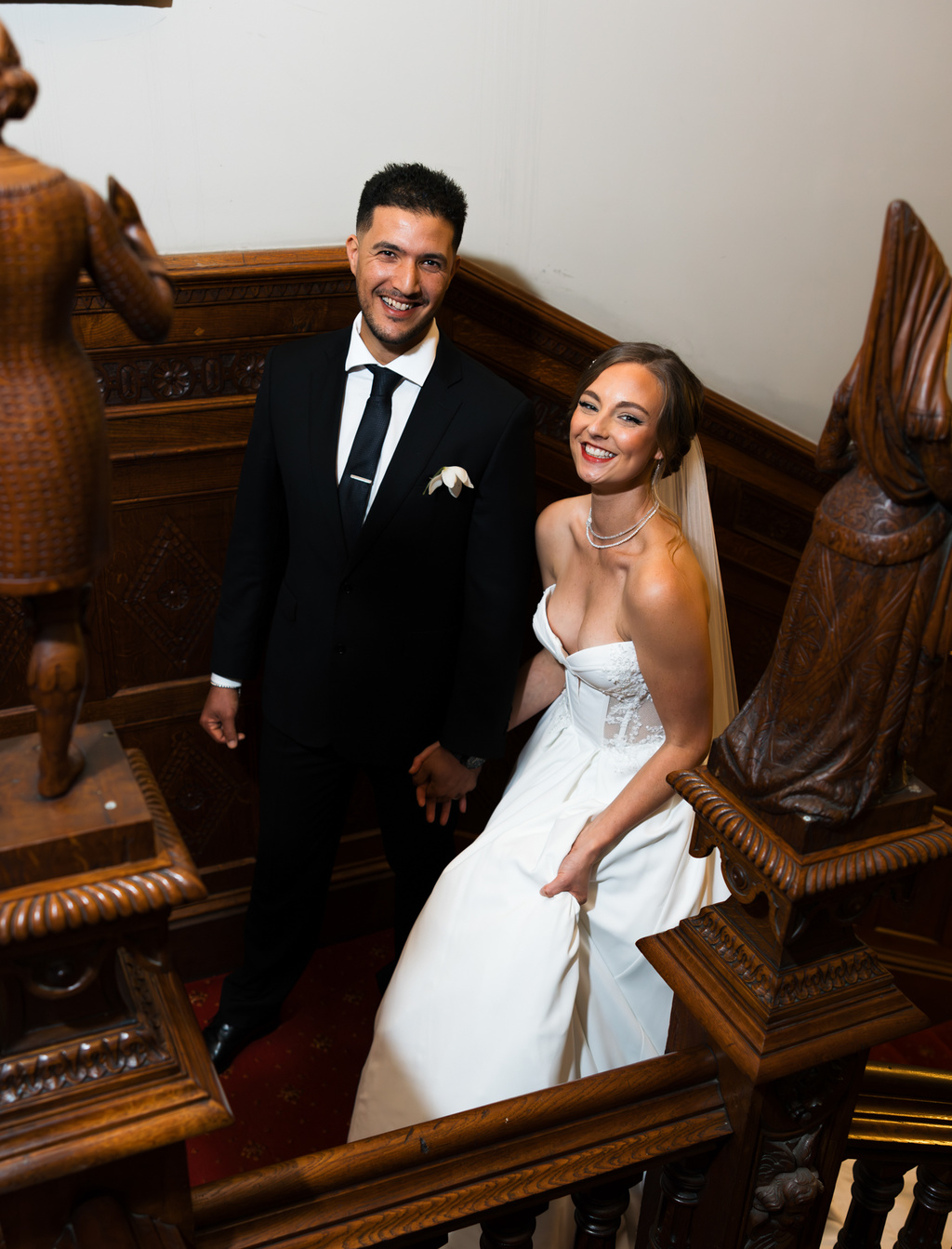 A Modern Editorial Styled Shoot At Manor By The Lake: English Elegance Reimagined