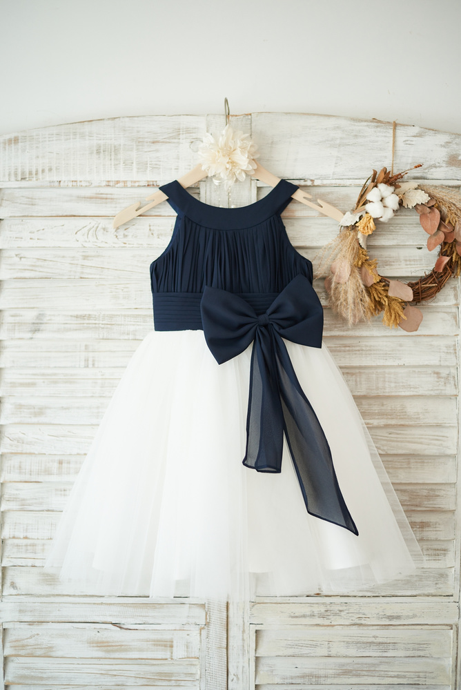 12 Cutest Flower Girl Dresses With Bows You'll Love