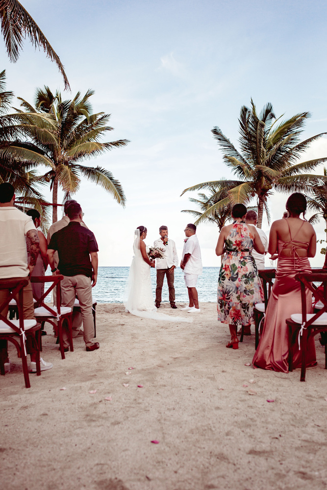 Desiree & Aj – Romantic Beach Front Gateway