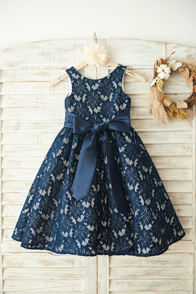 Best 12 Vintage-inspired Flower Girl Dresses For Country Wedding