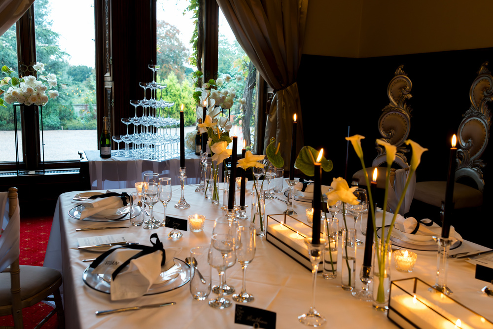 A Modern Editorial Styled Shoot At Manor By The Lake: English Elegance Reimagined