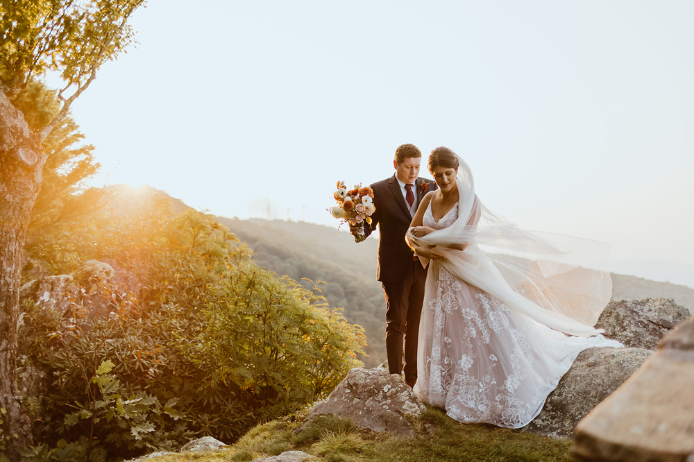 How Floral & Décor Choices Affect Photography For Your Outdoor Wedding