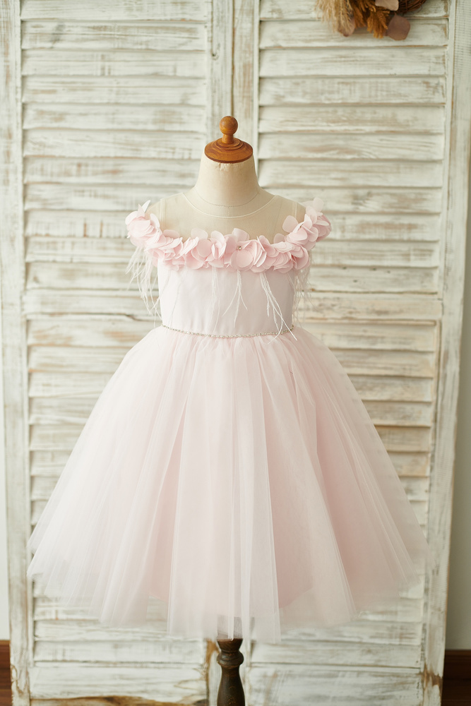 Best 12 Vintage-inspired Flower Girl Dresses For Country Wedding