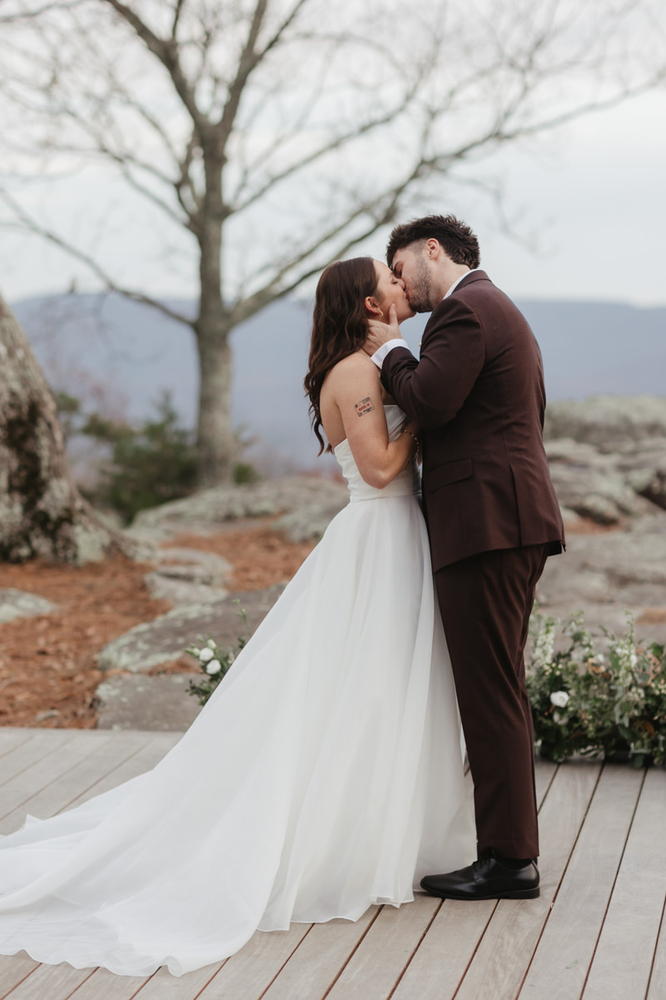Contemporary Wedding Style Meets Mountain Scenery At Mclemore