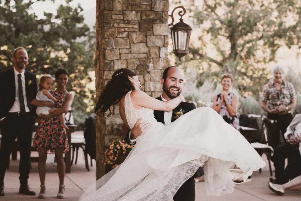 How To Tip Your Wedding Vendors (aka Your Dream Team!)