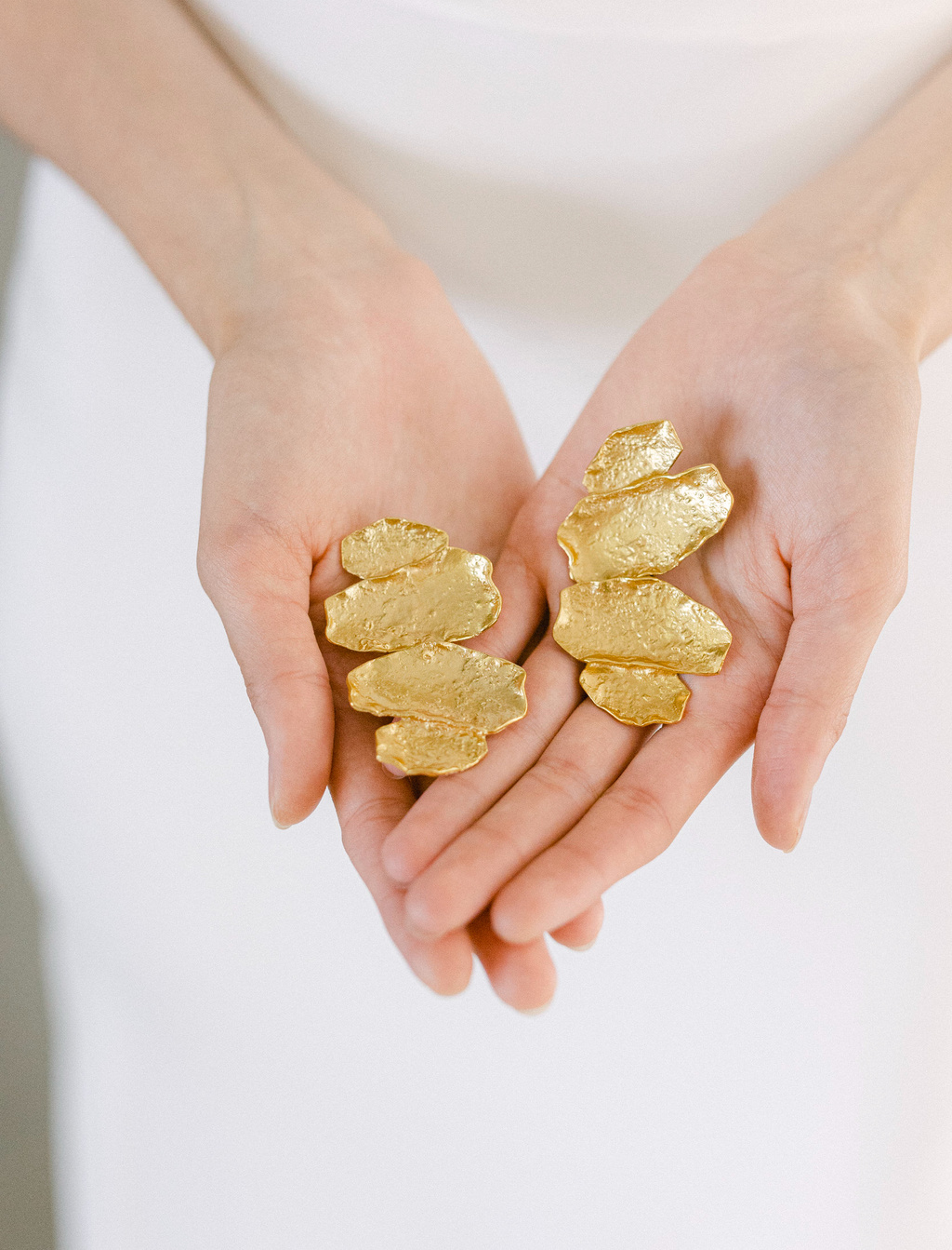Modern Coastal Elopement In Greece