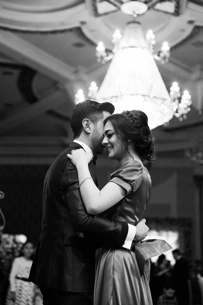 7 Tips On How To Pick The Perfect First Dance