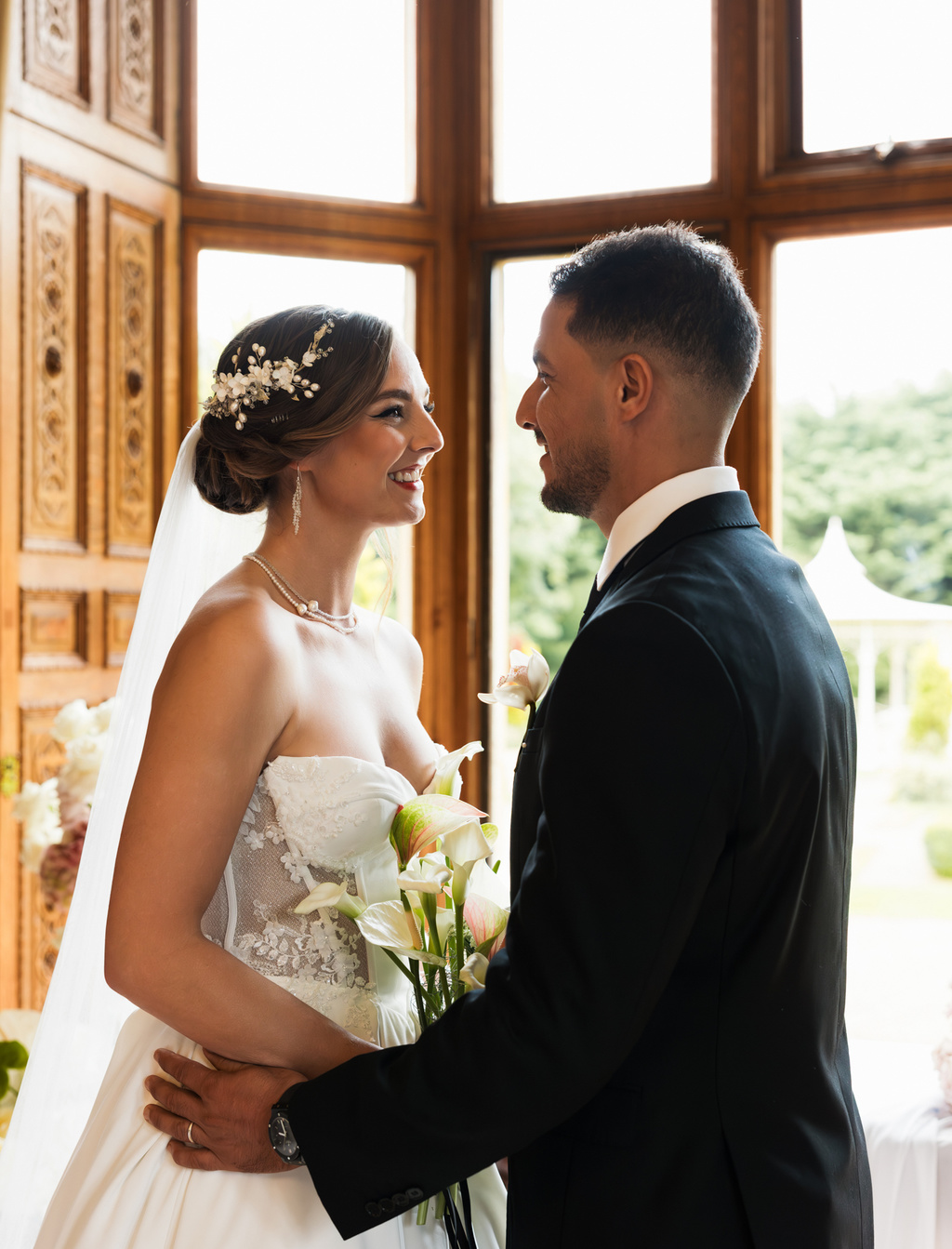 A Modern Editorial Styled Shoot At Manor By The Lake: English Elegance Reimagined