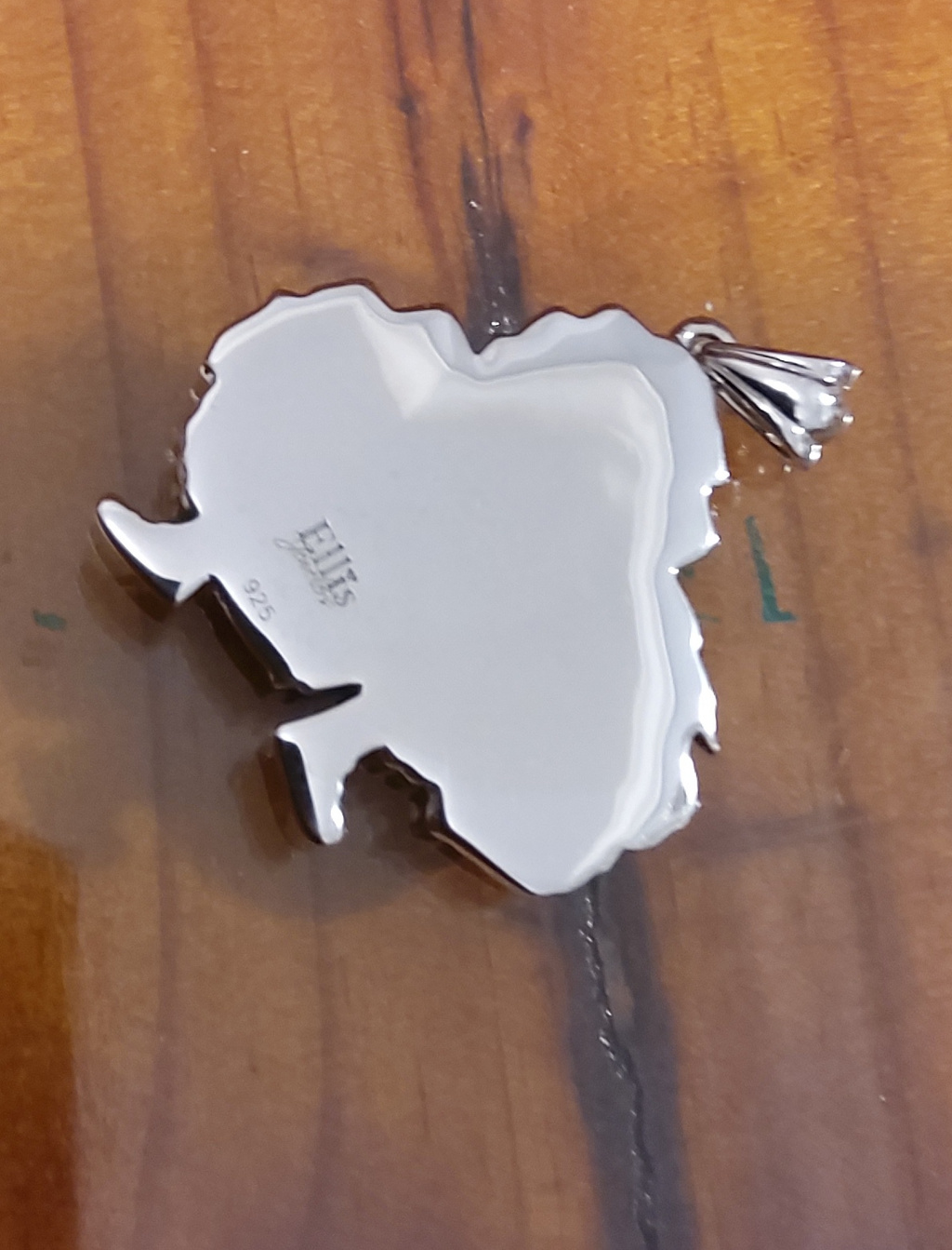 Be Yourself With An Elegant Pendant And Purpose