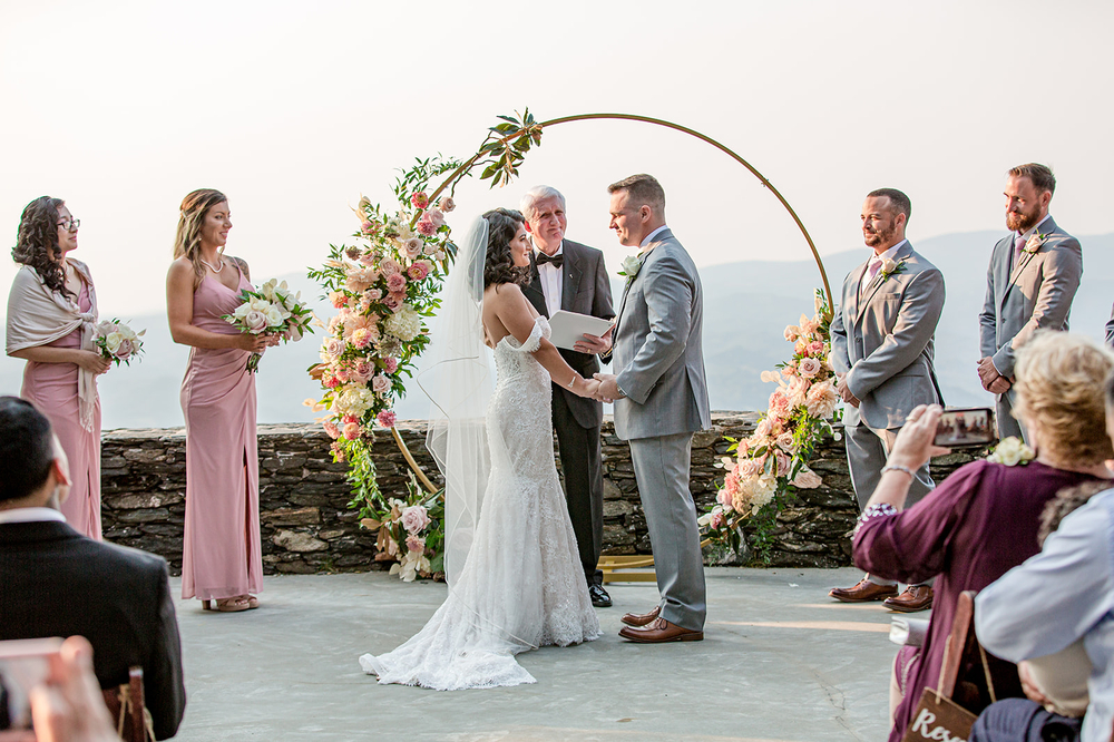 How Wedding Signage Helps Guests Navigate Your Event