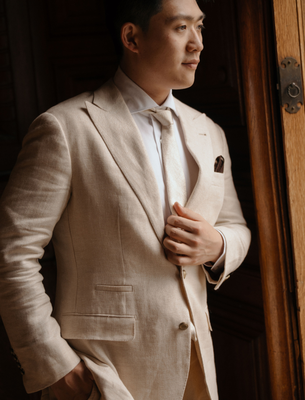 A Fairytale Wedding At Domaine Des Halles: Embracing Romance Amidst A Light Rain