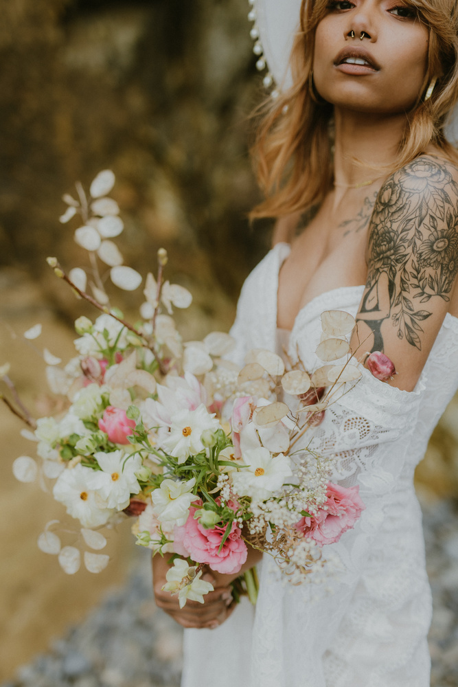 Stylish Oregon Coast Elopement