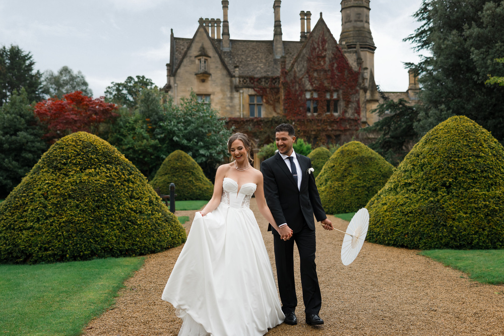 A Modern Editorial Styled Shoot At Manor By The Lake: English Elegance Reimagined