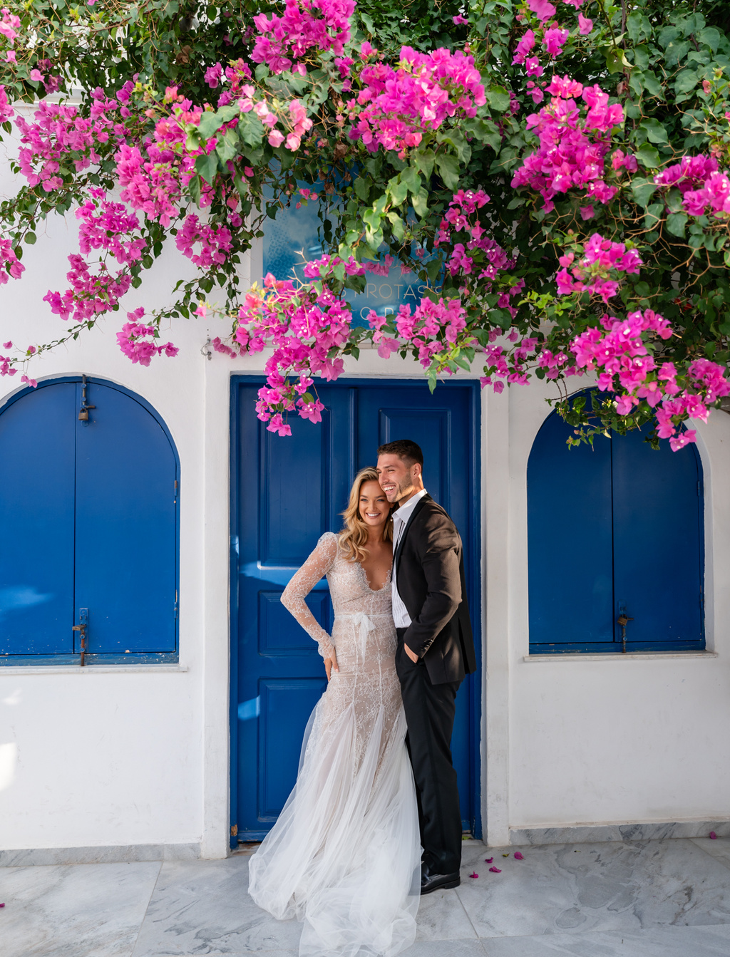A Luxury 3 Day Santorini Wedding