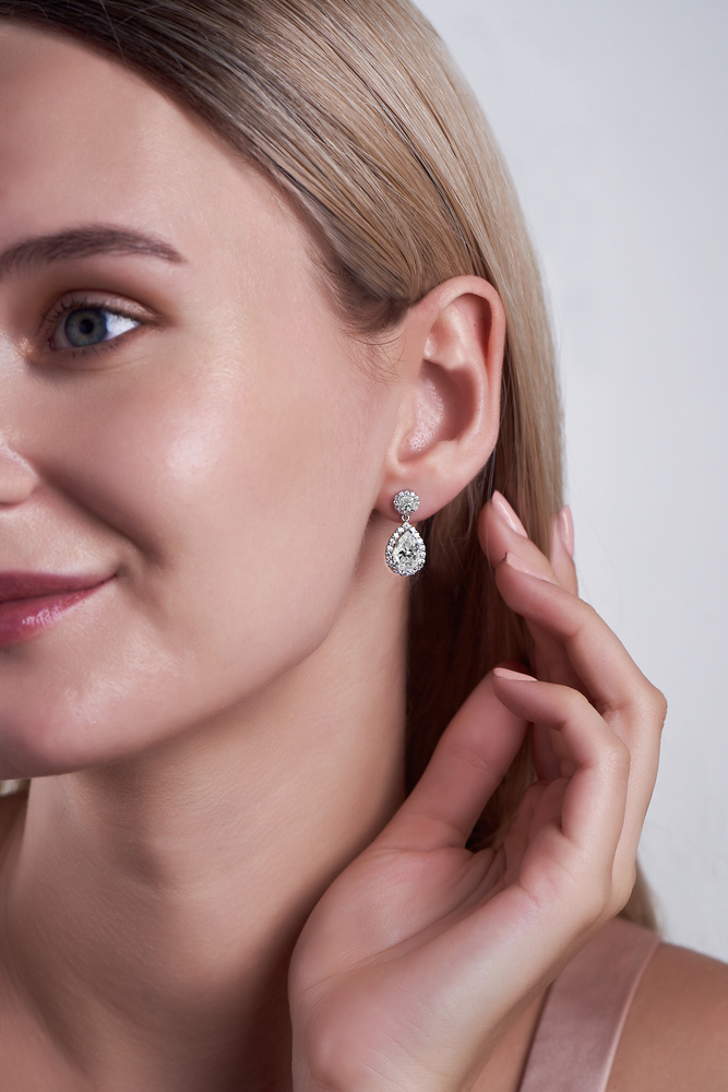 Embrace The Glamor Of Dangling Drop Earrings