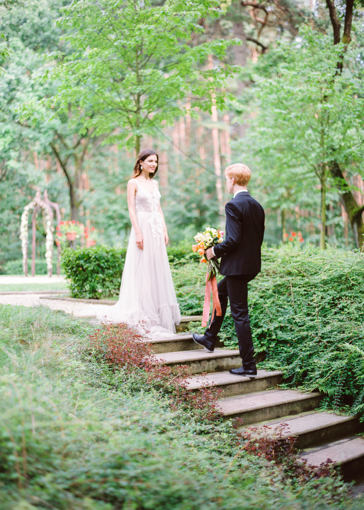 Vibrant Tones Elegant Wedding Inspiration