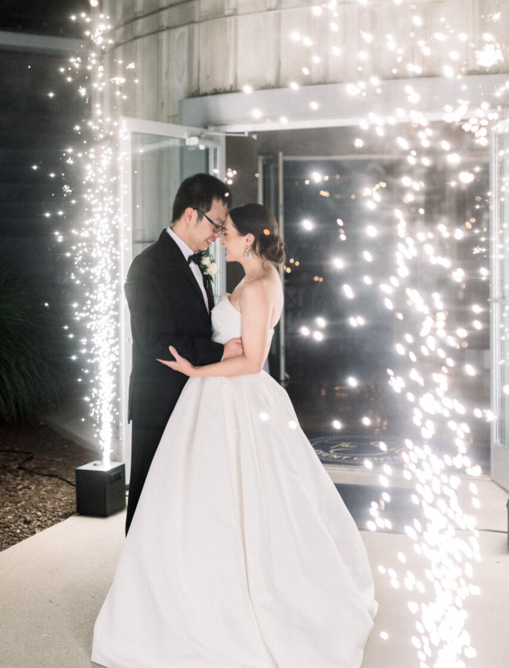 A Modern + Elegant Wedding At The Silo