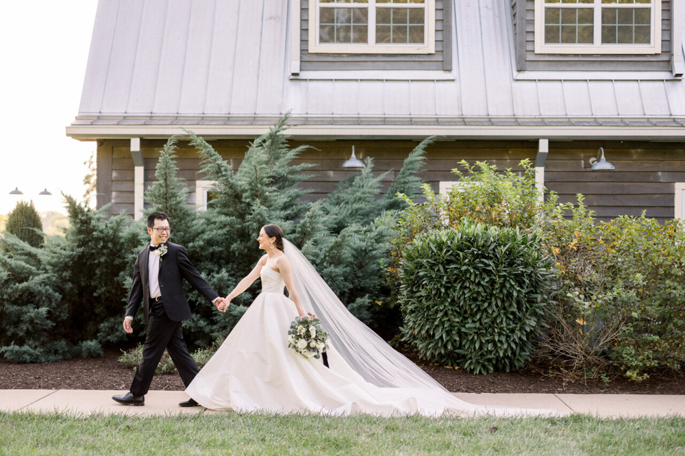 A Modern + Elegant Wedding At The Silo