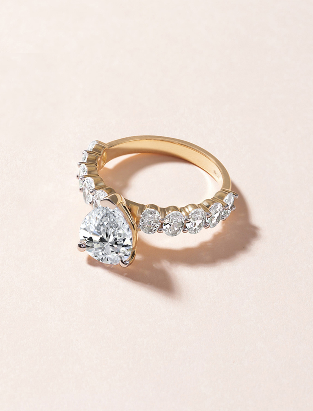 Trendy Pear Shaped Diamond Engagement Rings For Your Perfect Proposal!