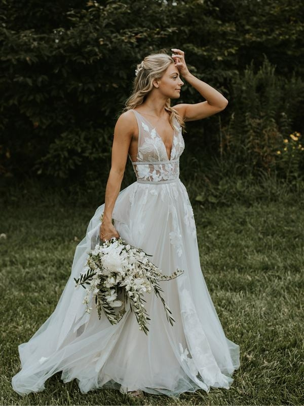 Stunning Wedding Dresses Under $200 For A Budget Friendly Wedding