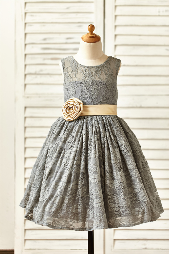 Adorable Flower Girl Dresses For Casual Backyard Wedding