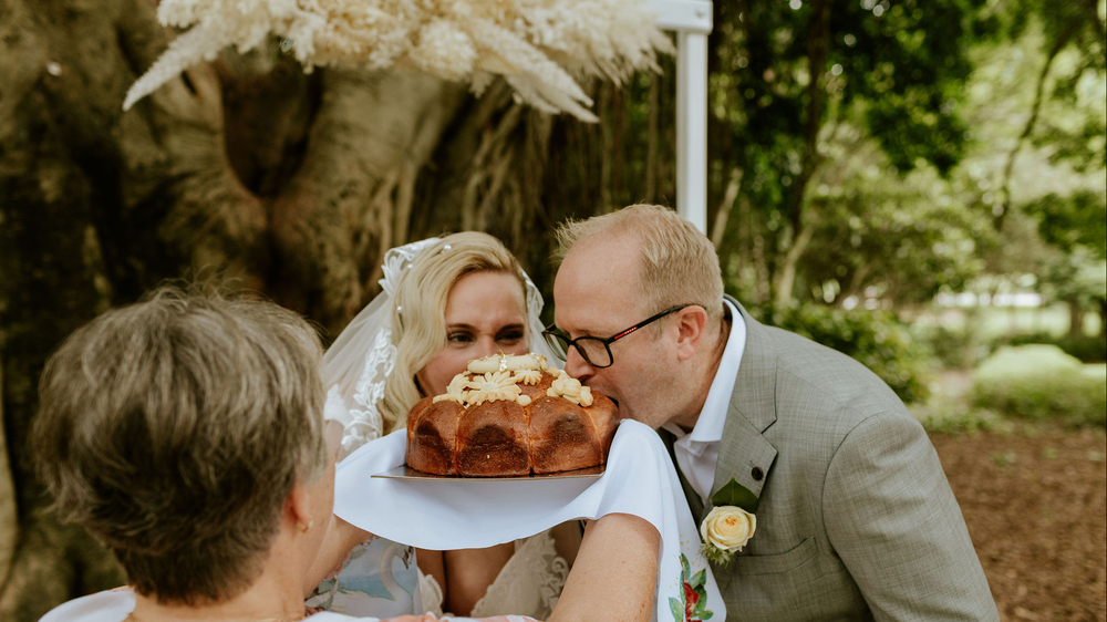 A Fun & Playful Brisbane City Botanic Gardens Wedding