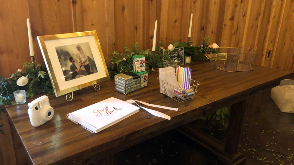 How Floral & Décor Choices Affect Photography For Your Outdoor Wedding