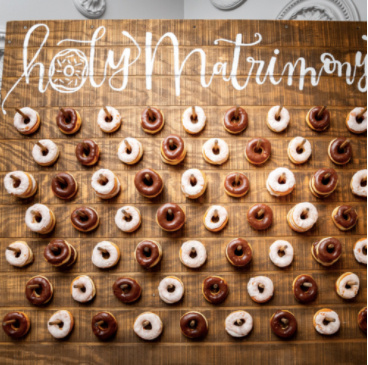 8 Ways To Make Sure Guests Remember Your Decor - Stonegate Manor