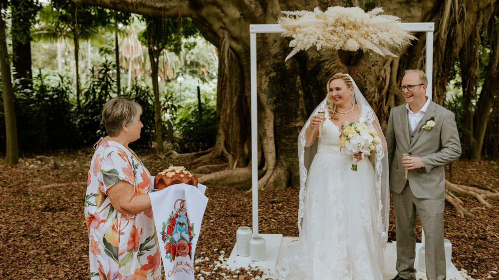 A Fun & Playful Brisbane City Botanic Gardens Wedding