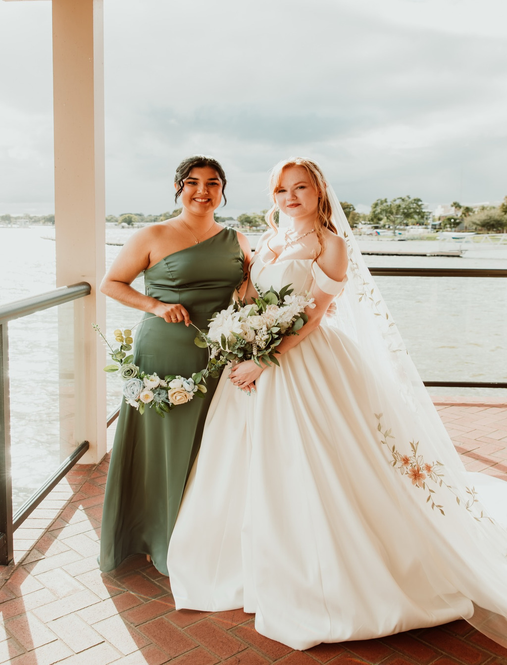Lakeside Elegance: Samantha & Addison’s Unforgettable Day At Tavares Pavilion