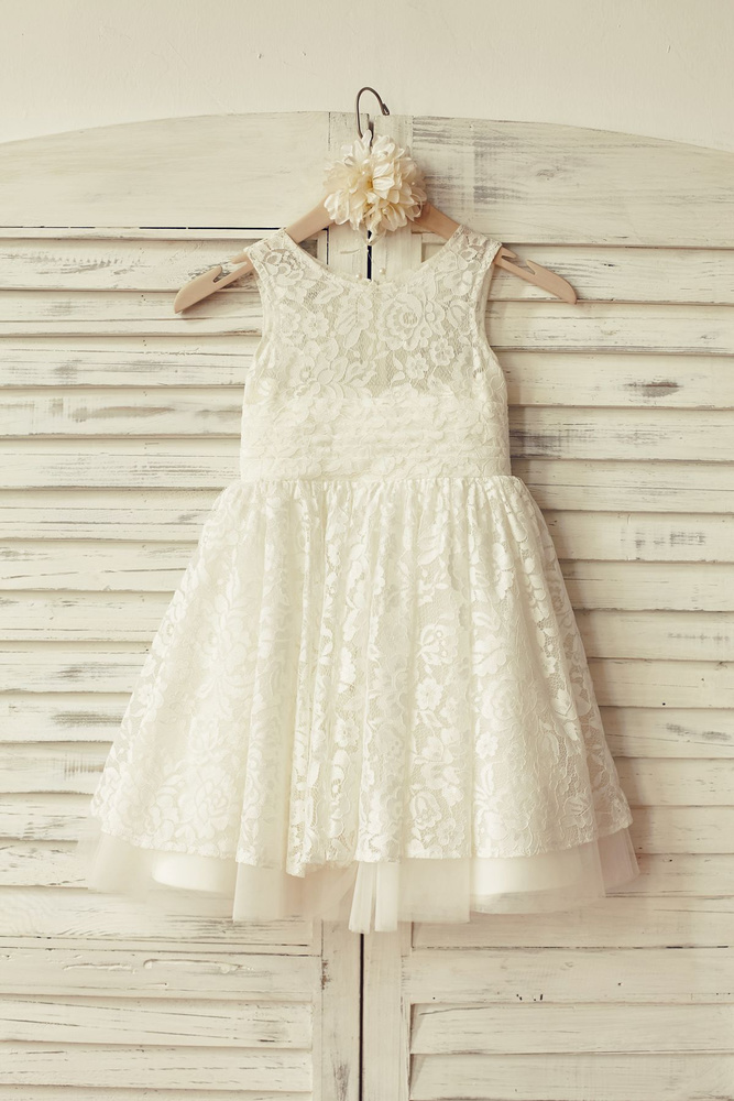 Top 12 Lace Flower Girl Dresses Perfect For Rustic Fall Wedding