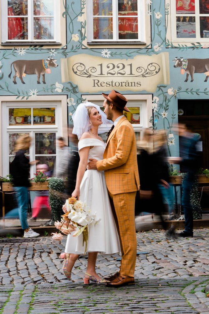 Autumn Styled Photo Shoot In The Old Riga Town (latvia)