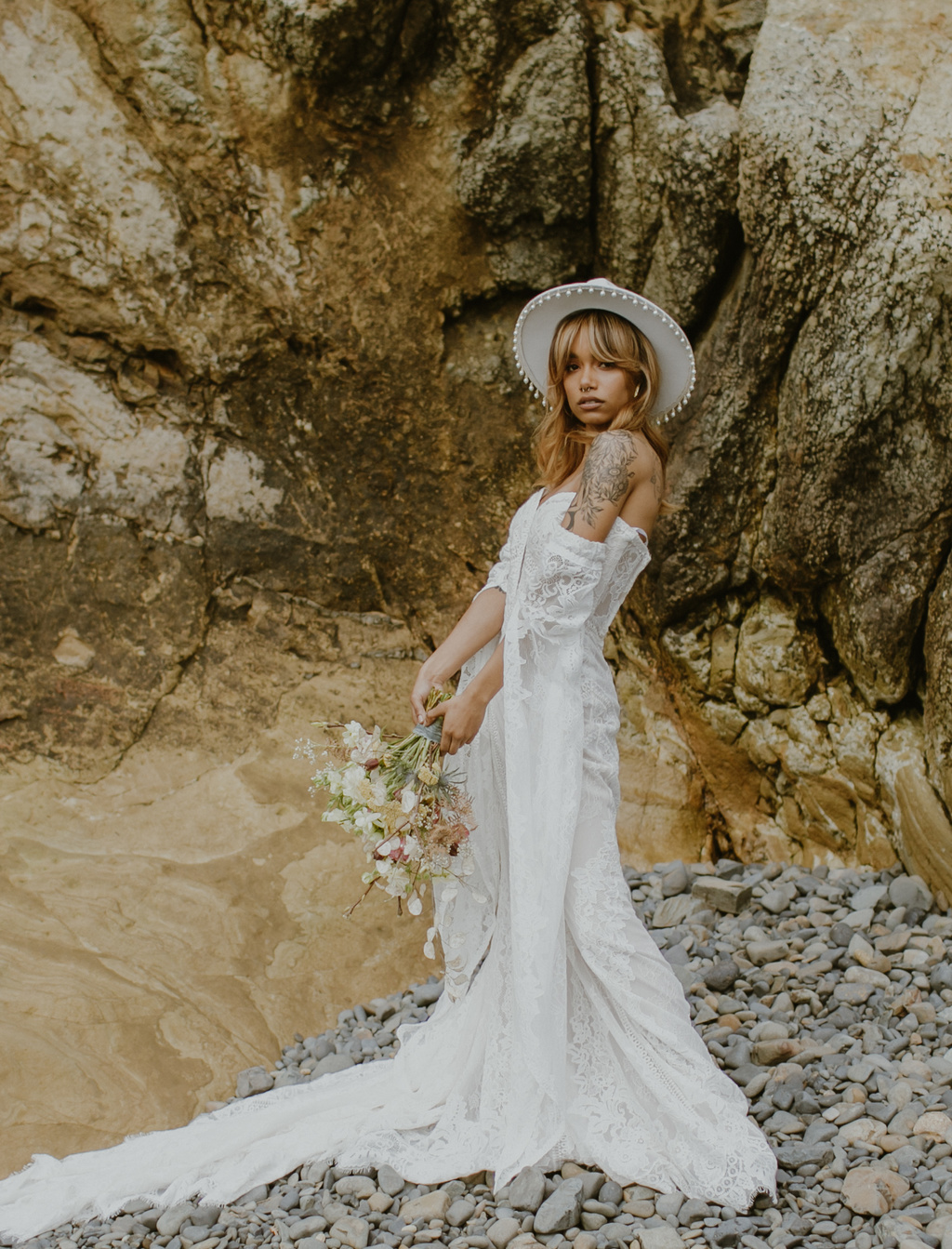Stylish Oregon Coast Elopement