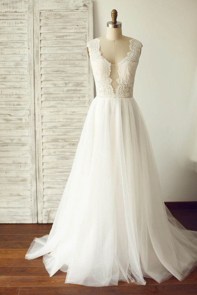 10 Stunning Bohemian Wedding Dresses Under $250