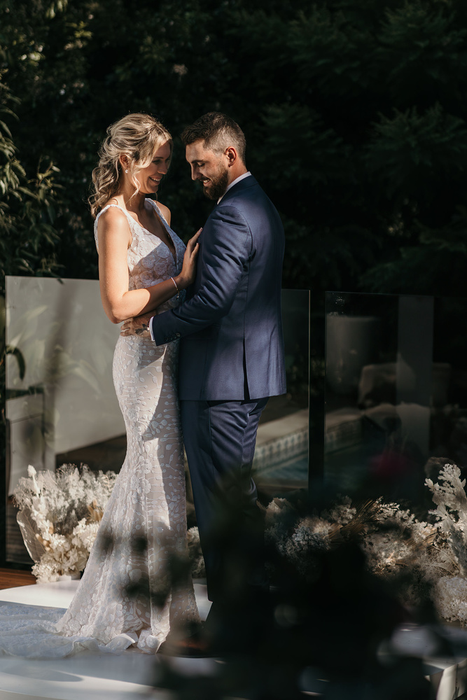A Dreamy Poolside Elopement