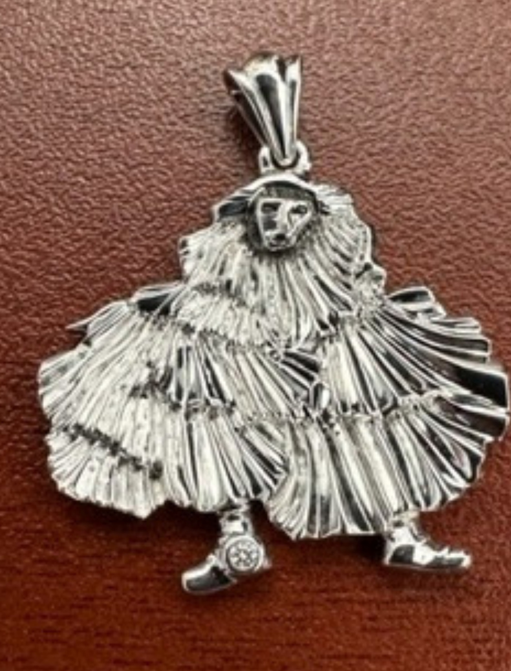 Be Yourself With An Elegant Pendant And Purpose