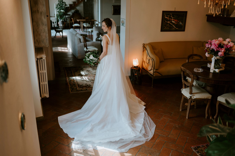 A Destination Wedding In The Hidden Tuscany