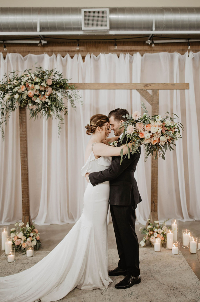 Classic But Chic Spring Wedding At Hawthorn Estates