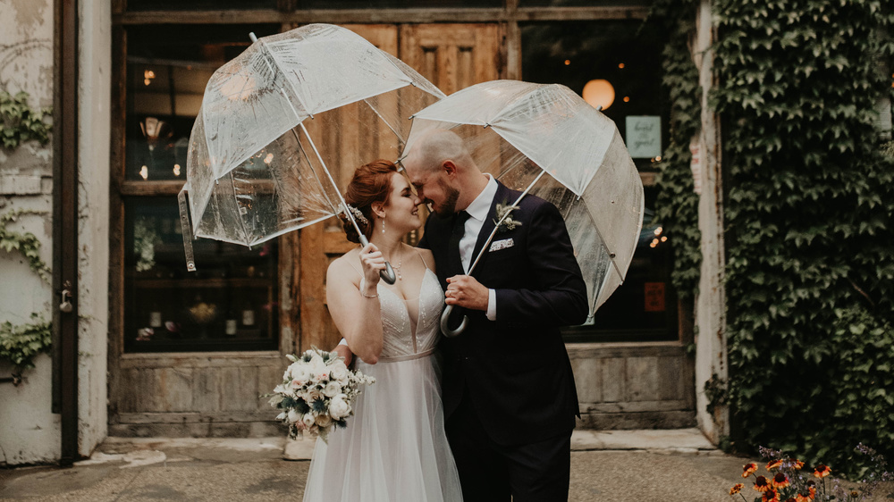 Jessica + Peter's Romantic, Glam Wedding At Brooklyn Winery