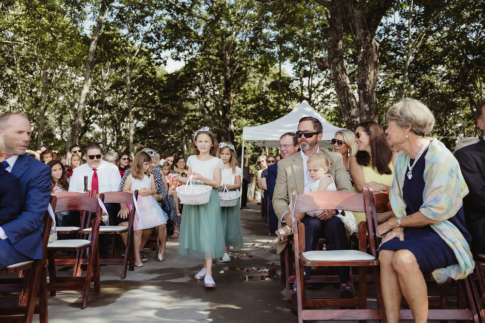 How To Prepare Guests For An Outdoor Wedding Event