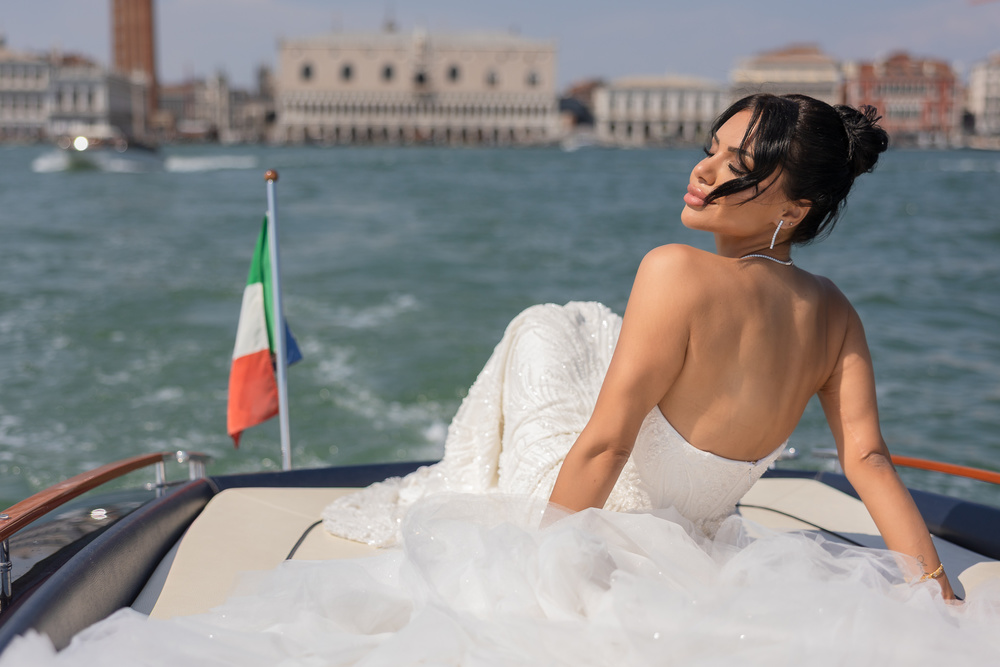 Riva Boat And Venice For An Honeymoon At The Gritti Palace