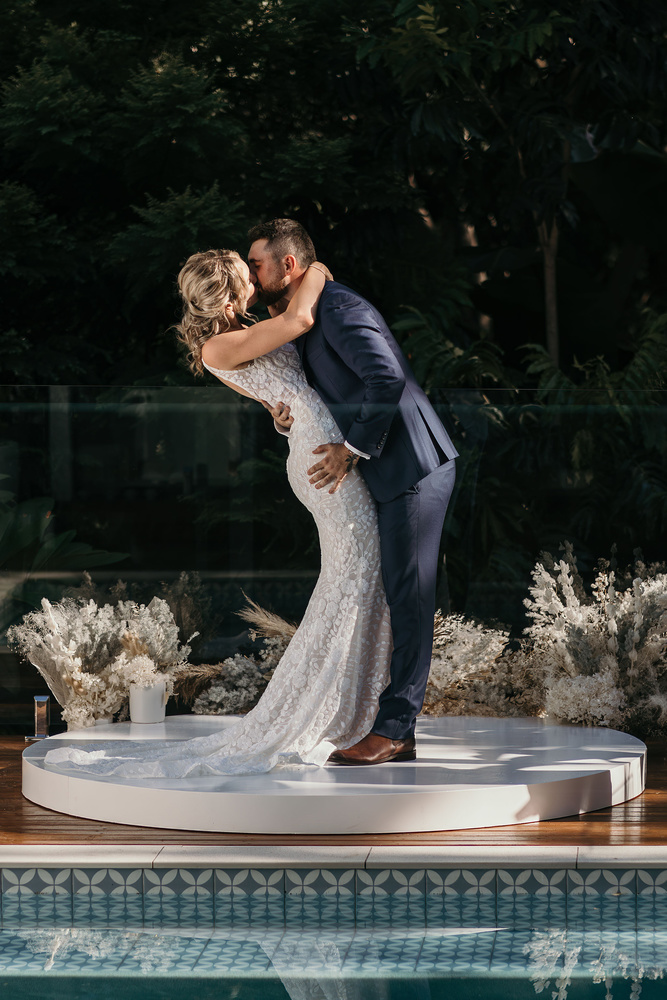 A Dreamy Poolside Elopement