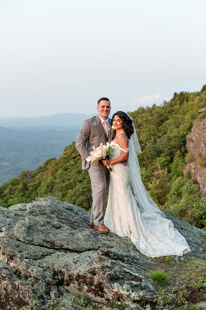 How Wedding Signage Helps Guests Navigate Your Event