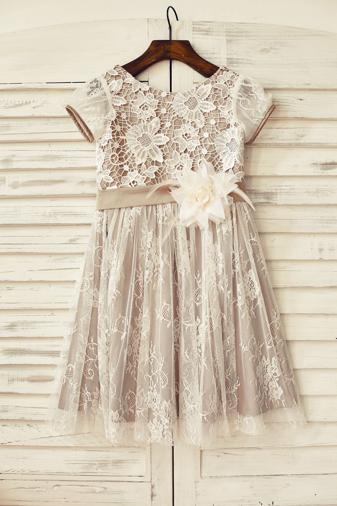 Best 12 Vintage-inspired Flower Girl Dresses For Country Wedding