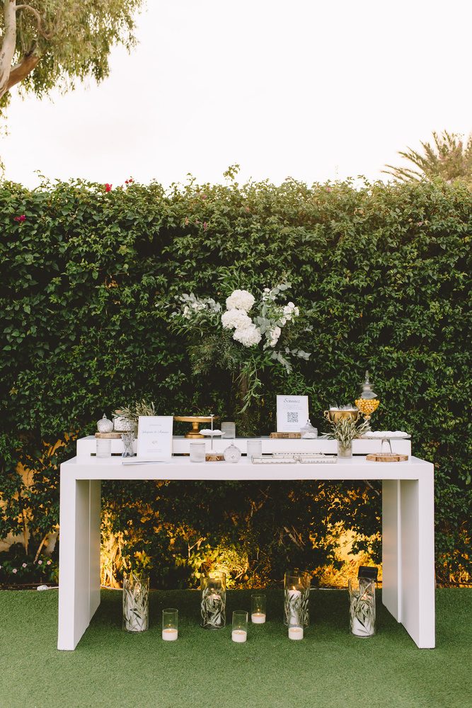 Minimal Elegant Wedding At The Athenian Riviera