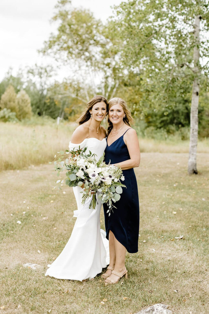 What Is A Personal Attendant For A Wedding? And Who Should You Ask To Be One?