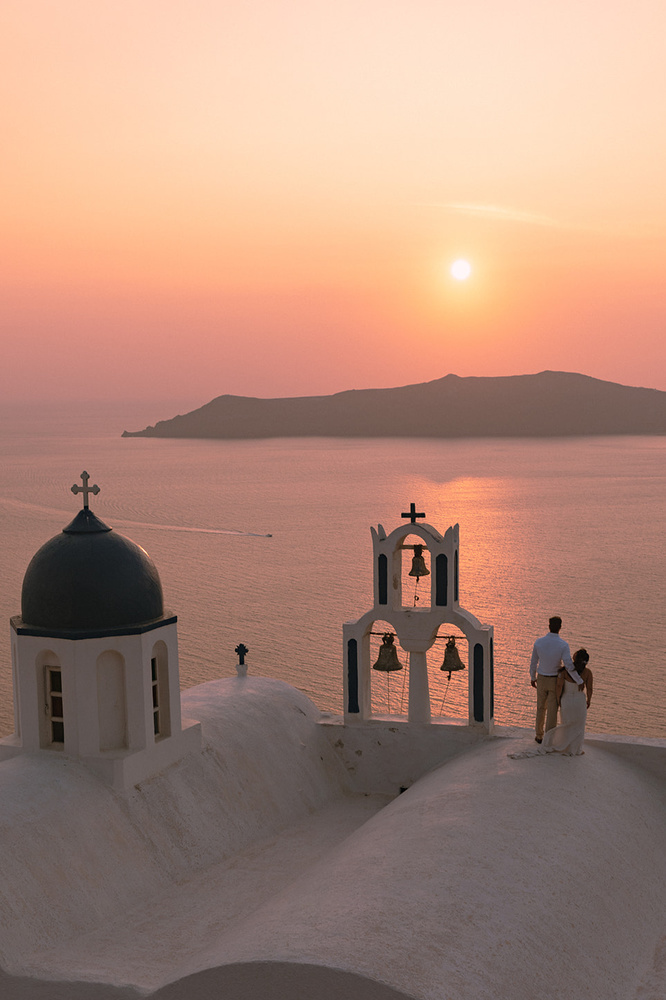 Santorini: A Dreamy Destination For A Micro-wedding