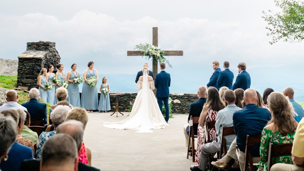 Ways To Keep Guests Engaged During Your Wedding Reception