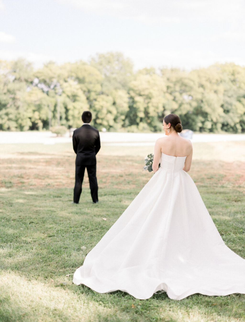 A Modern + Elegant Wedding At The Silo