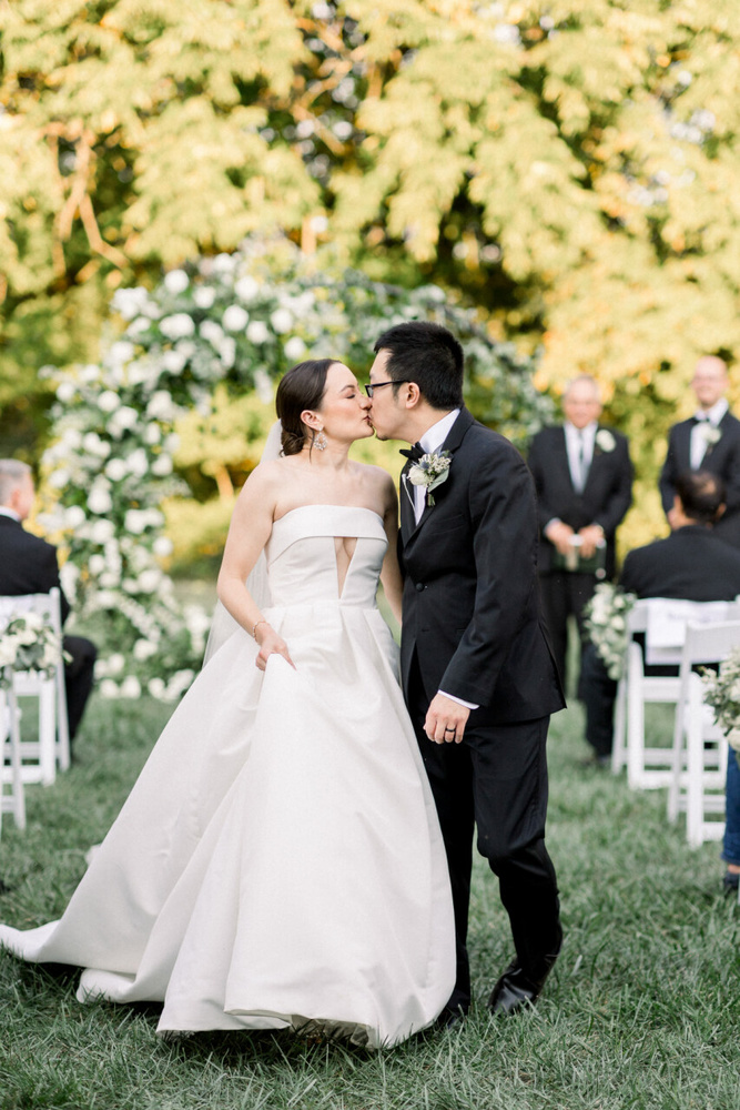 A Modern + Elegant Wedding At The Silo